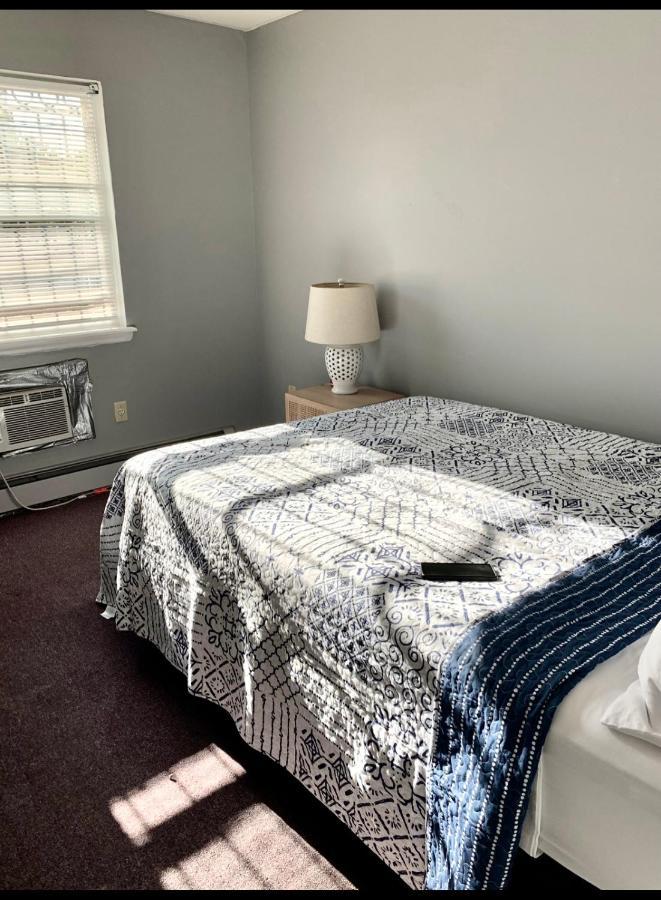 ניו יורק Large 3-Bedrooms/2-Bath Apt, One Block To Train מראה חיצוני תמונה