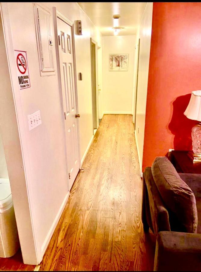 ניו יורק Large 3-Bedrooms/2-Bath Apt, One Block To Train מראה חיצוני תמונה